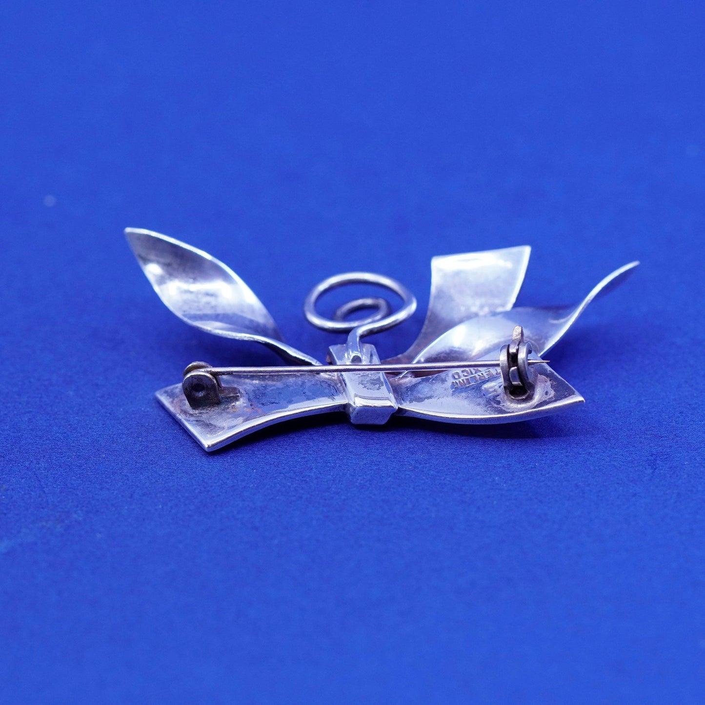 Vintage handmade sterling 925 silver bow ribbon brooch pin