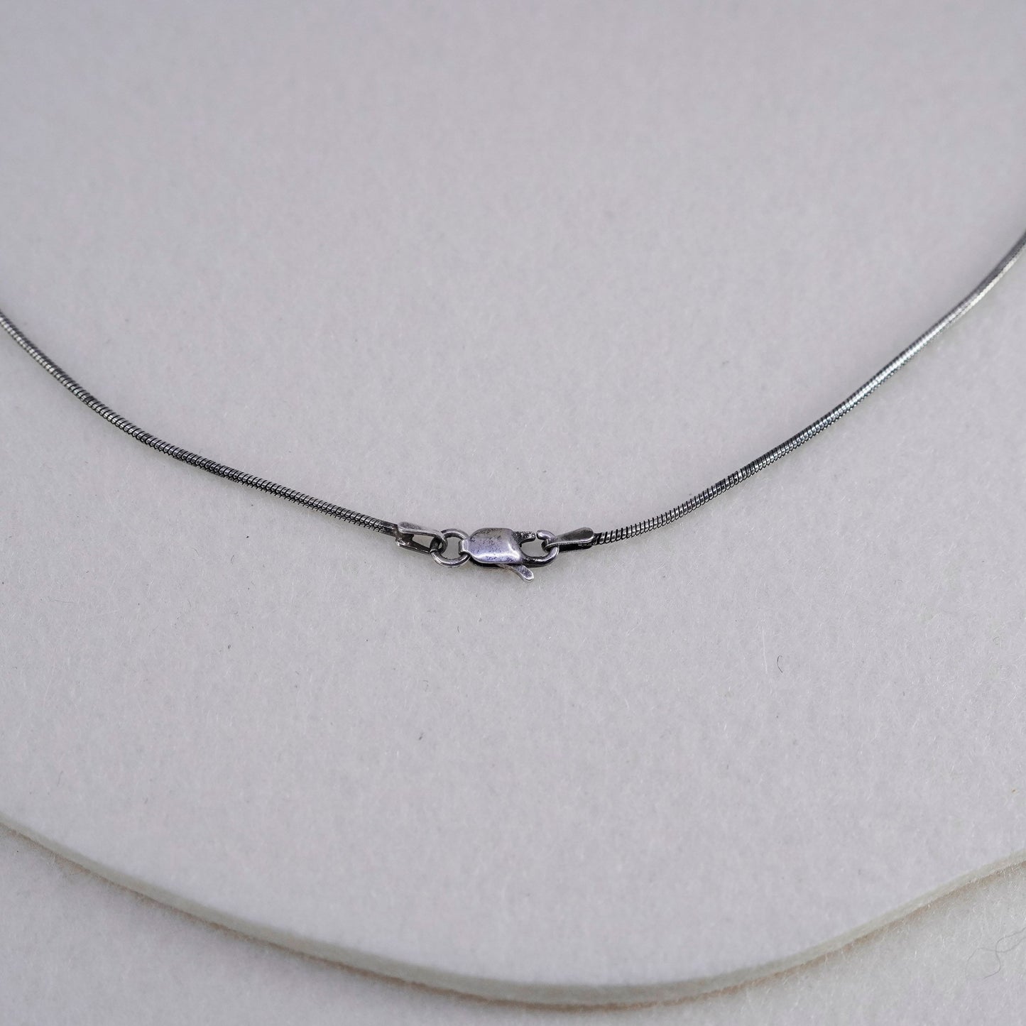 16”, Sterling silver necklace, 925 snake chain with malachite pendant amber