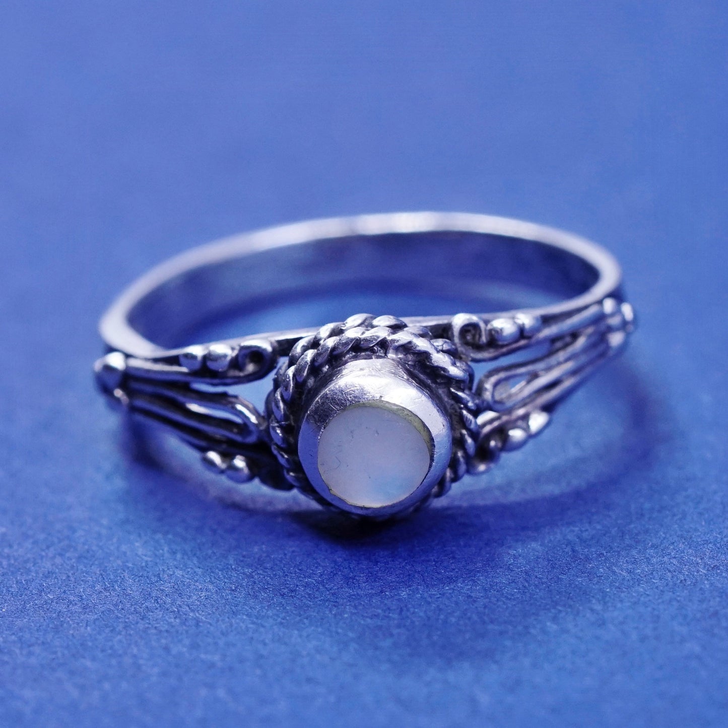 sz 7, southwestern Sterling 925 silver handmade ring with white mother of pearl