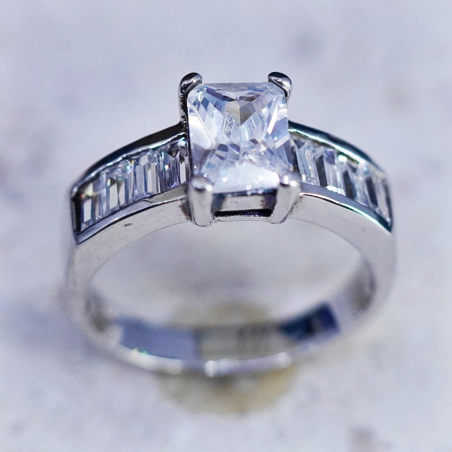 Size 7.25 vintage Sterling 925 silver engagement ring with cz