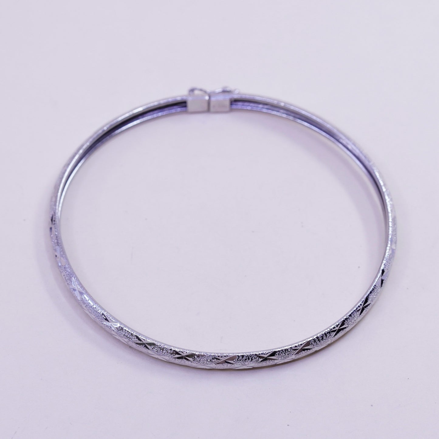 7.25”, vtg sterling silver handmade bracelet, Matt textured 925 hinged bangle
