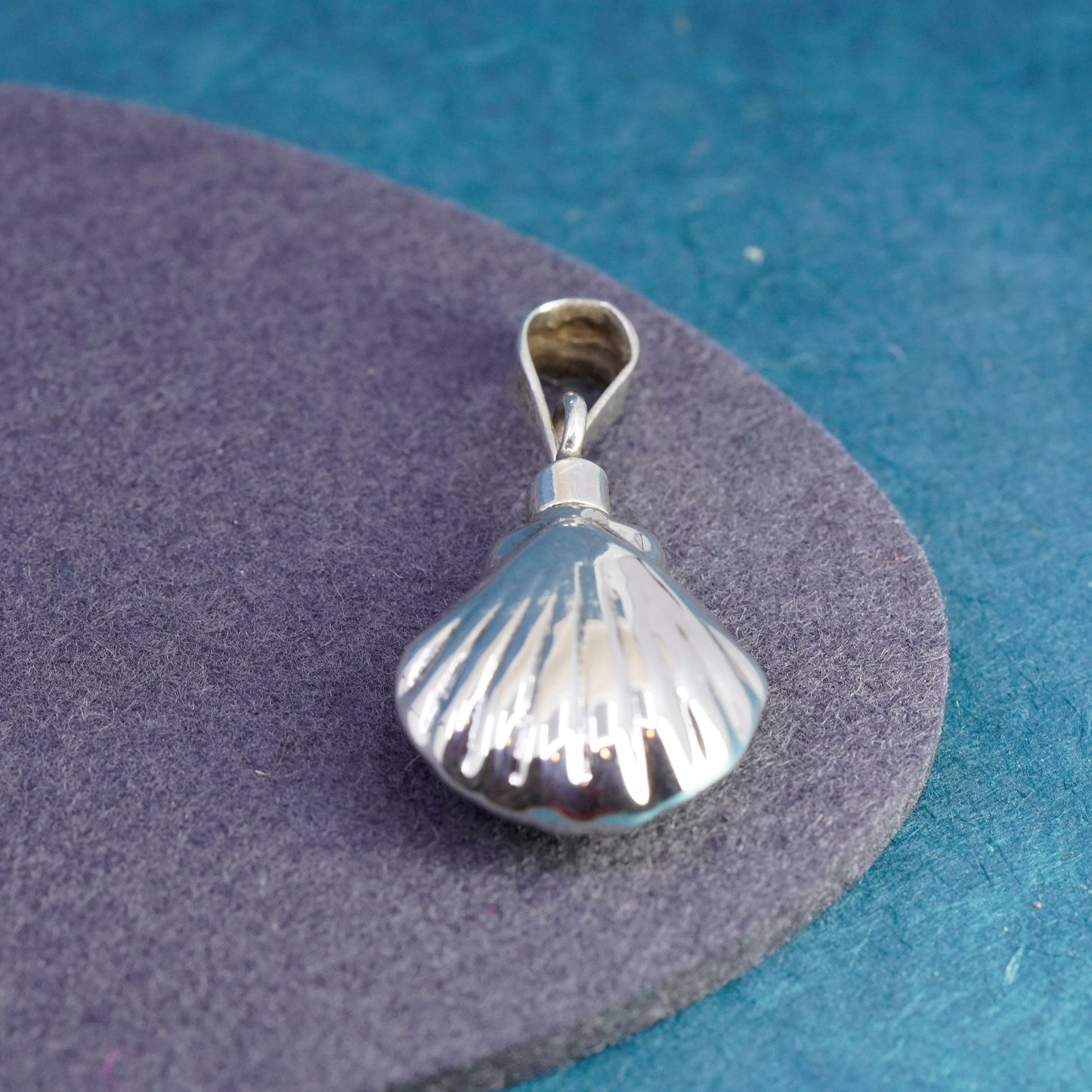 Vintage Sterling 925 silver handmade shell shaped poison bottle pendant