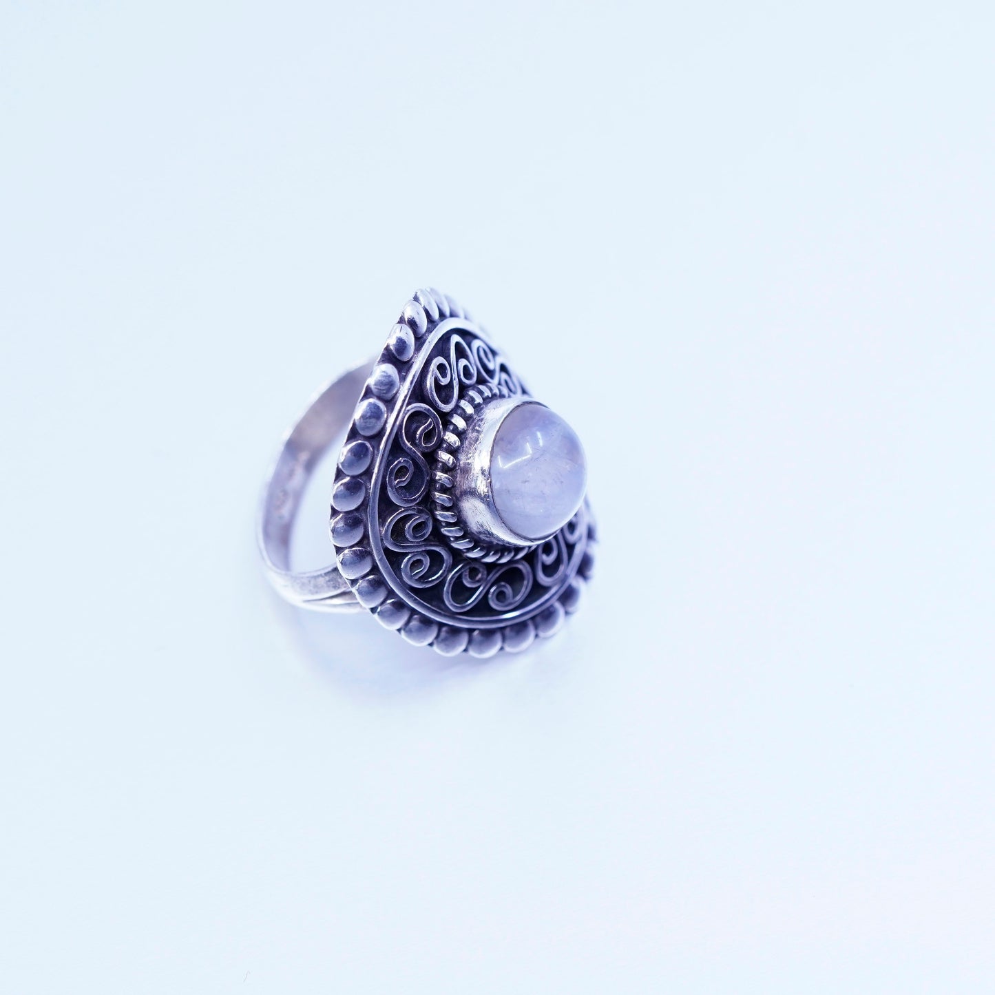 Size 6.25, vintage Sterling 925 silver handmade bali ring with moonstone