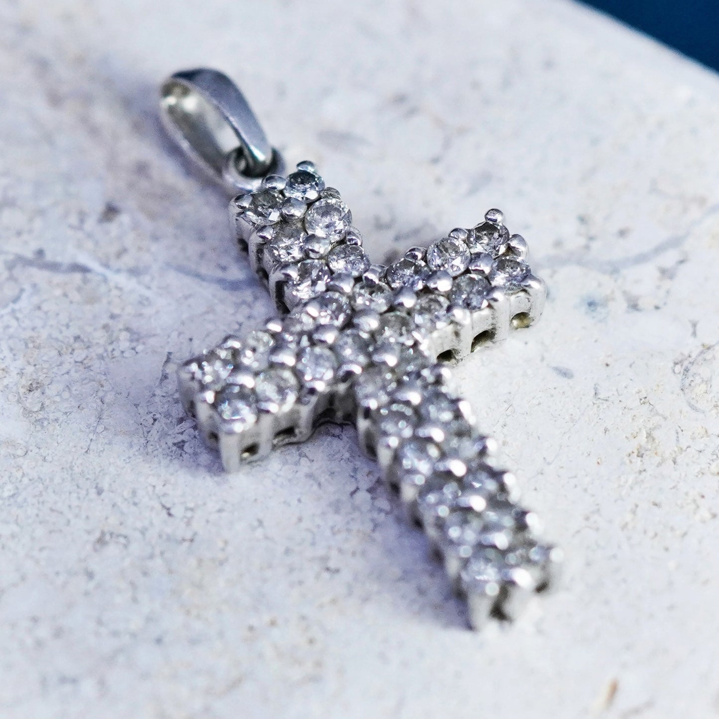 2.2g, Vintage solid 10K white gold cross pendant with cluster genuine diamonds