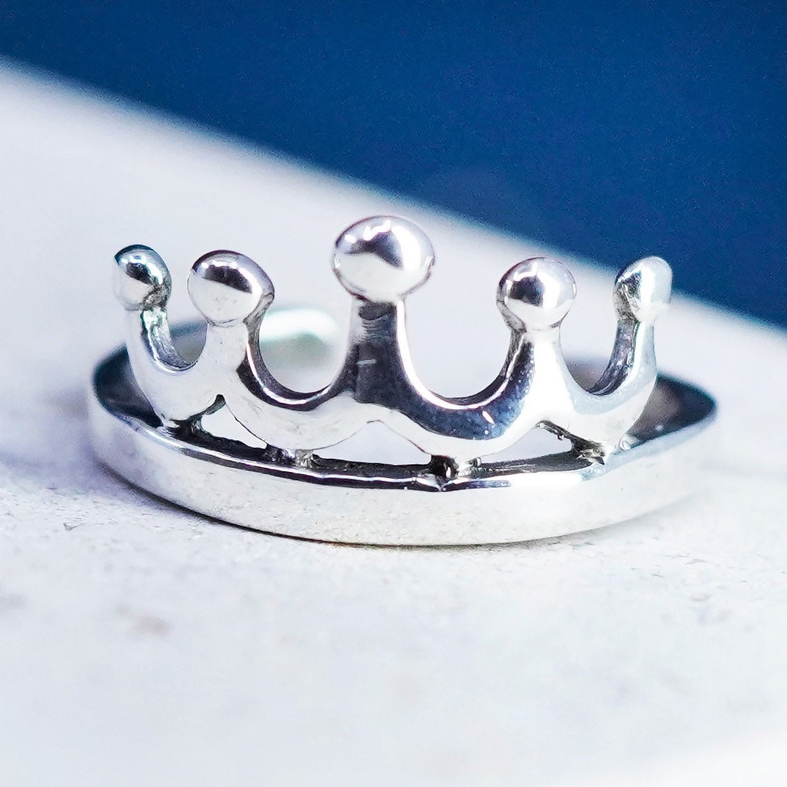 Size 2.5, vintage Sterling silver handmade ring, 925 crown band