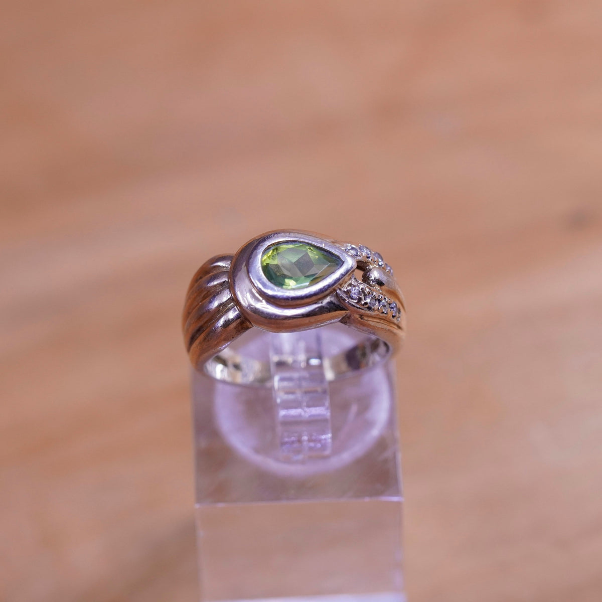 Size 6, Sterling 925 silver handmade ring with teardrop peridot and diamond