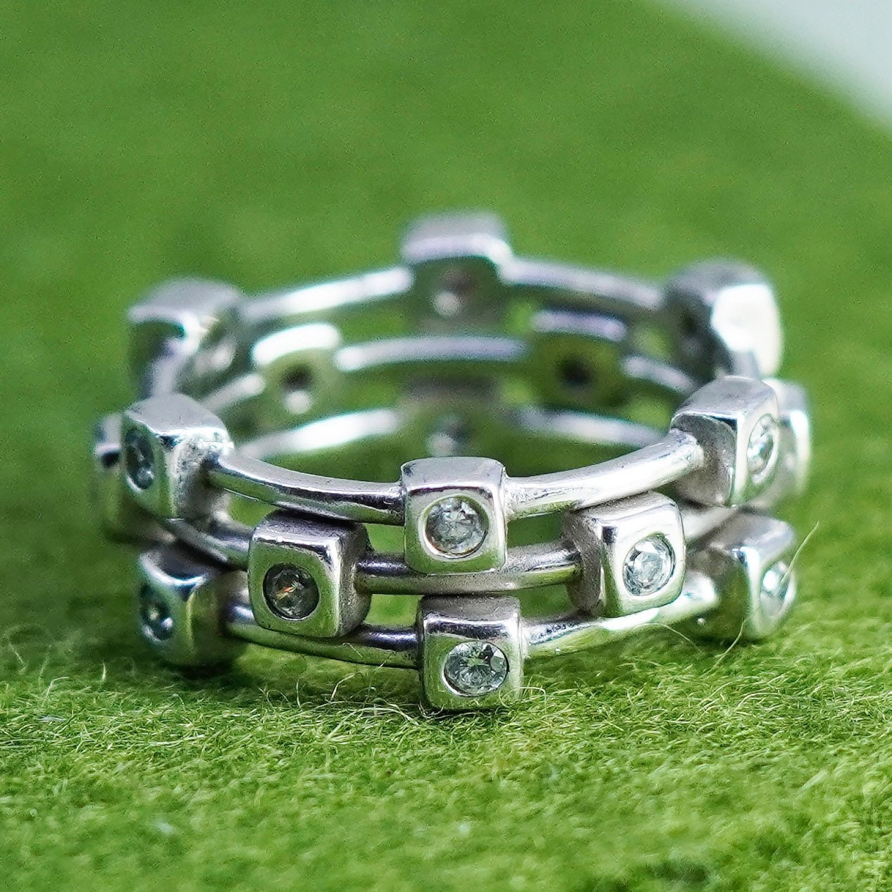 Size 8, Vintage sterling silver ring, 925 band with cz