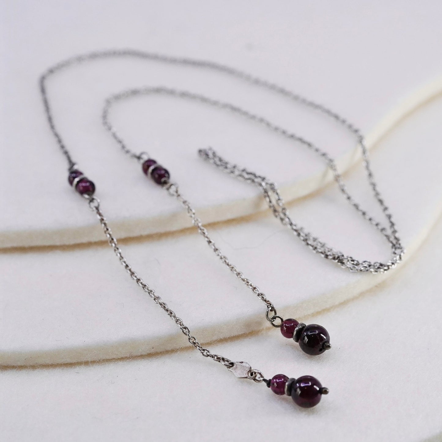 20”, vintage Sterling 925 silver handmade circle necklace with garnet beaded