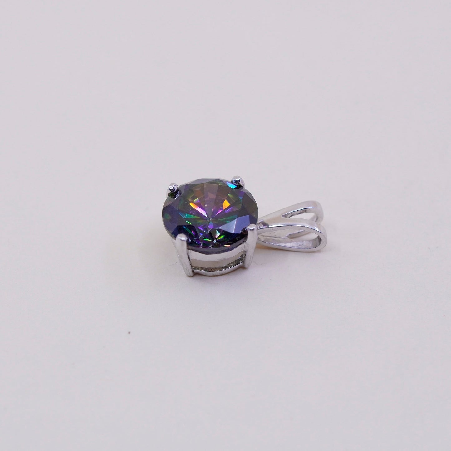 Vintage Sterling 925 silver pendant with round rainbow topaz