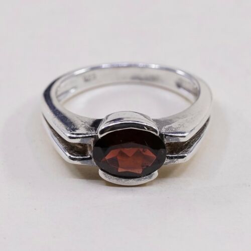 Sz 7, Vtg Modern Sterling 925 Silver Ring W/ Oval ruby, stamped 925