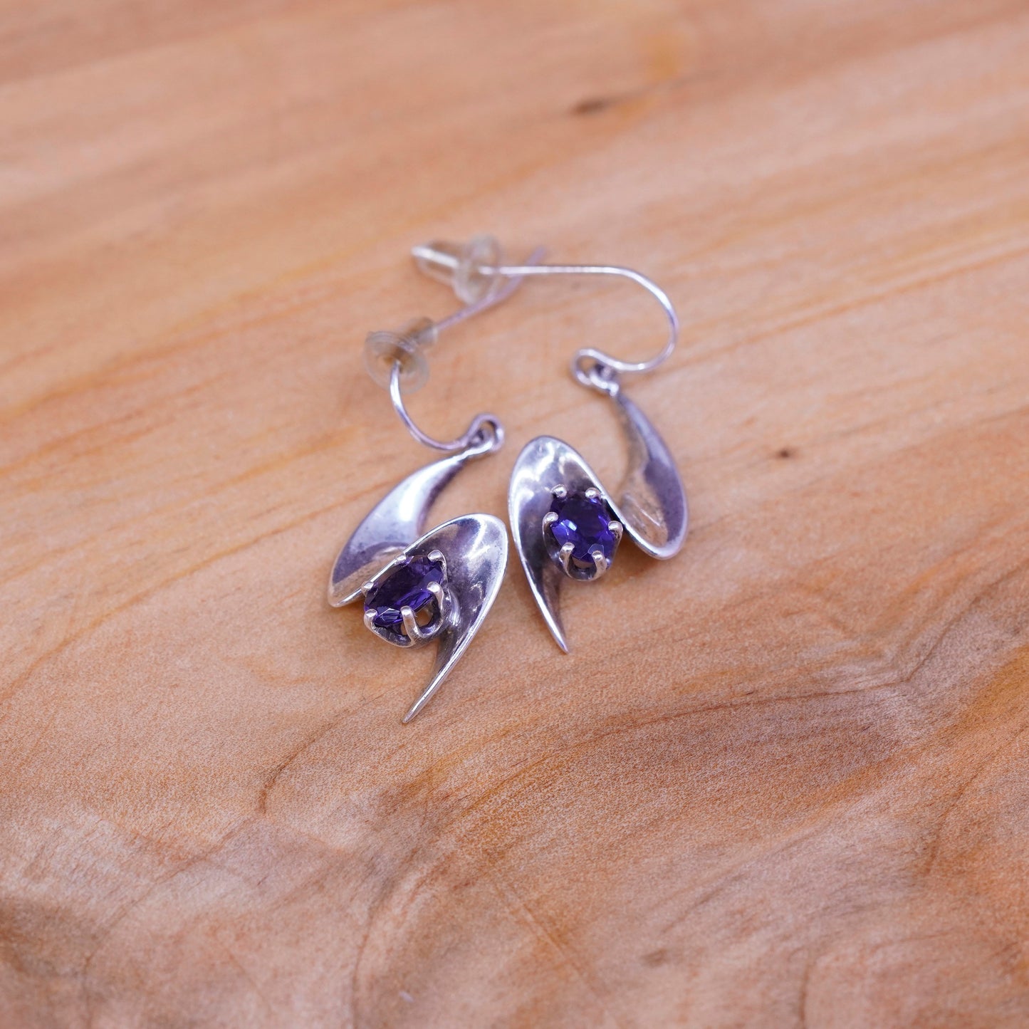 Vintage modern Sterling 925 silver handmade wavy earrings with amethyst