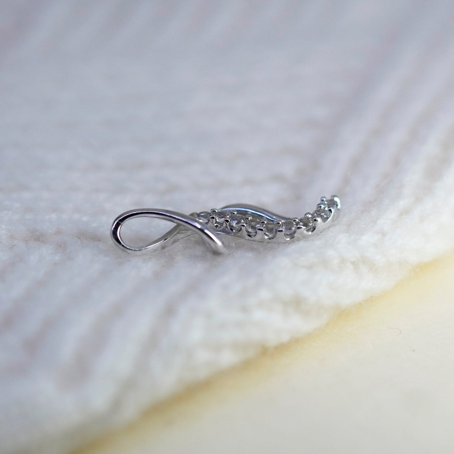 Vintage sterling 925 silver with cz pendant