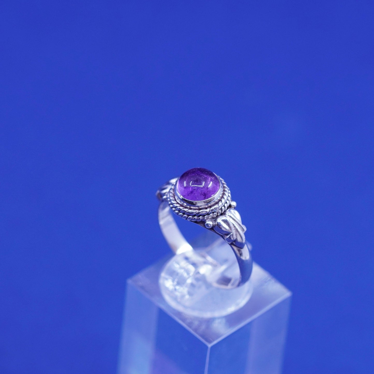 Size 7.75, vintage Sterling 925 silver handmade ring with amethyst