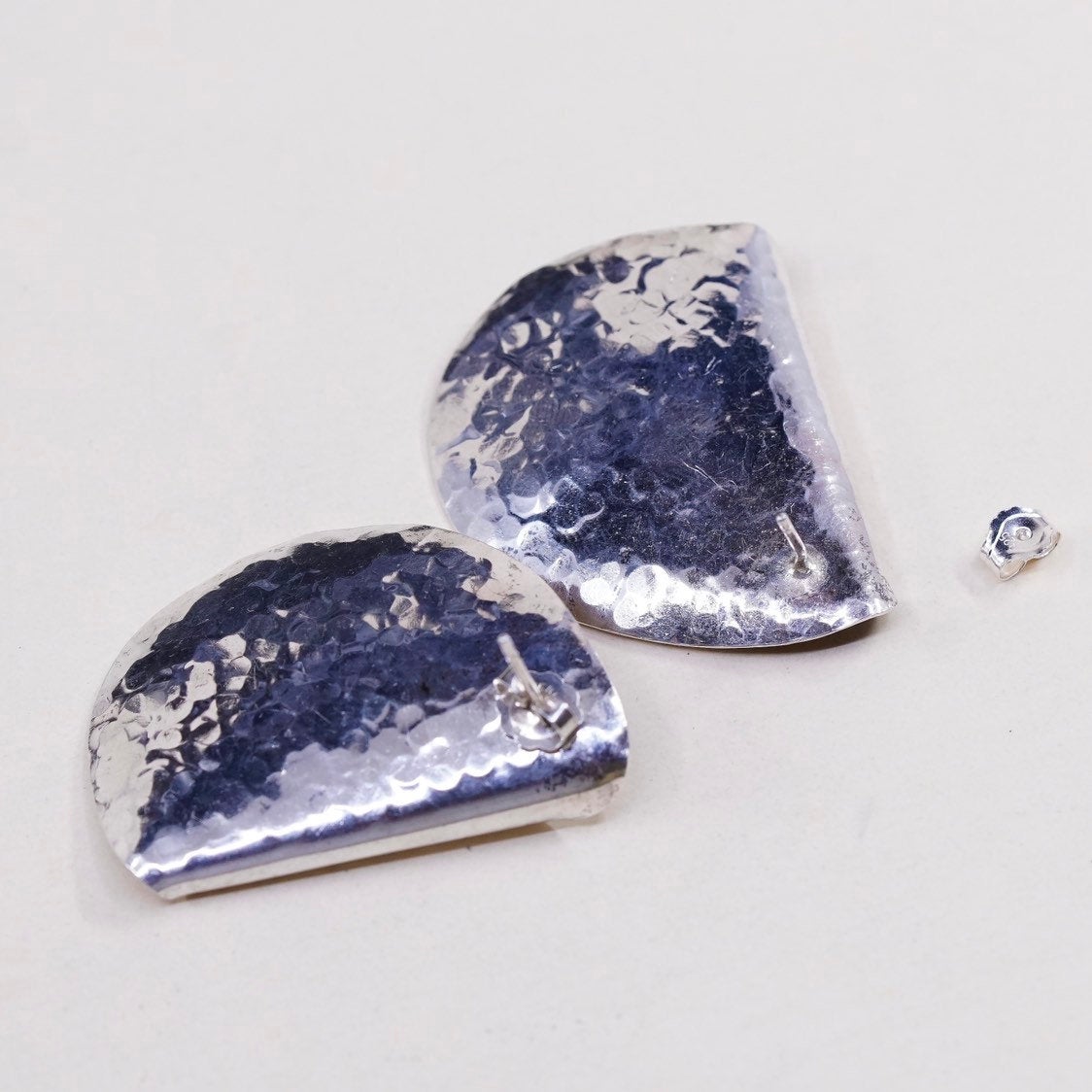 vtg Sterling silver handmade Hammered earrings, 925 curvy studs, minimalist