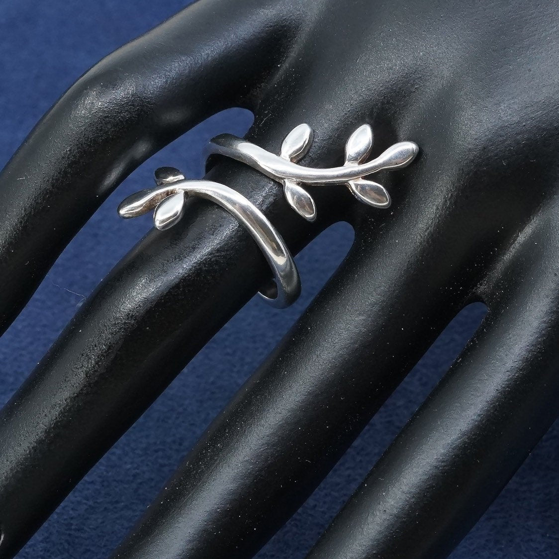 sz 6.5, vtg Sterling silver handmade ring, 925 band w/ leaves