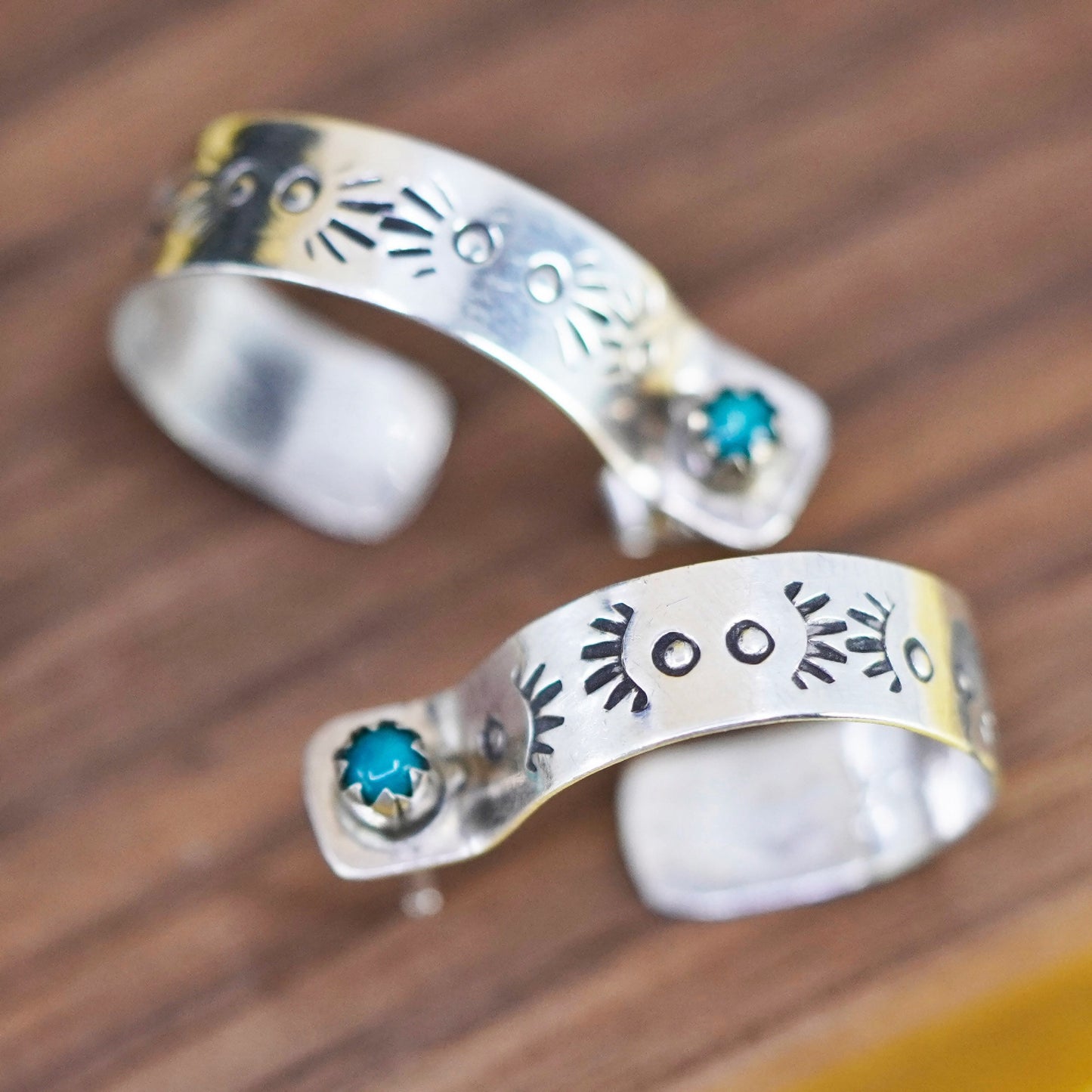 1”, Vintage Native American Sterling silver earrings 925 huggie studs turquoise