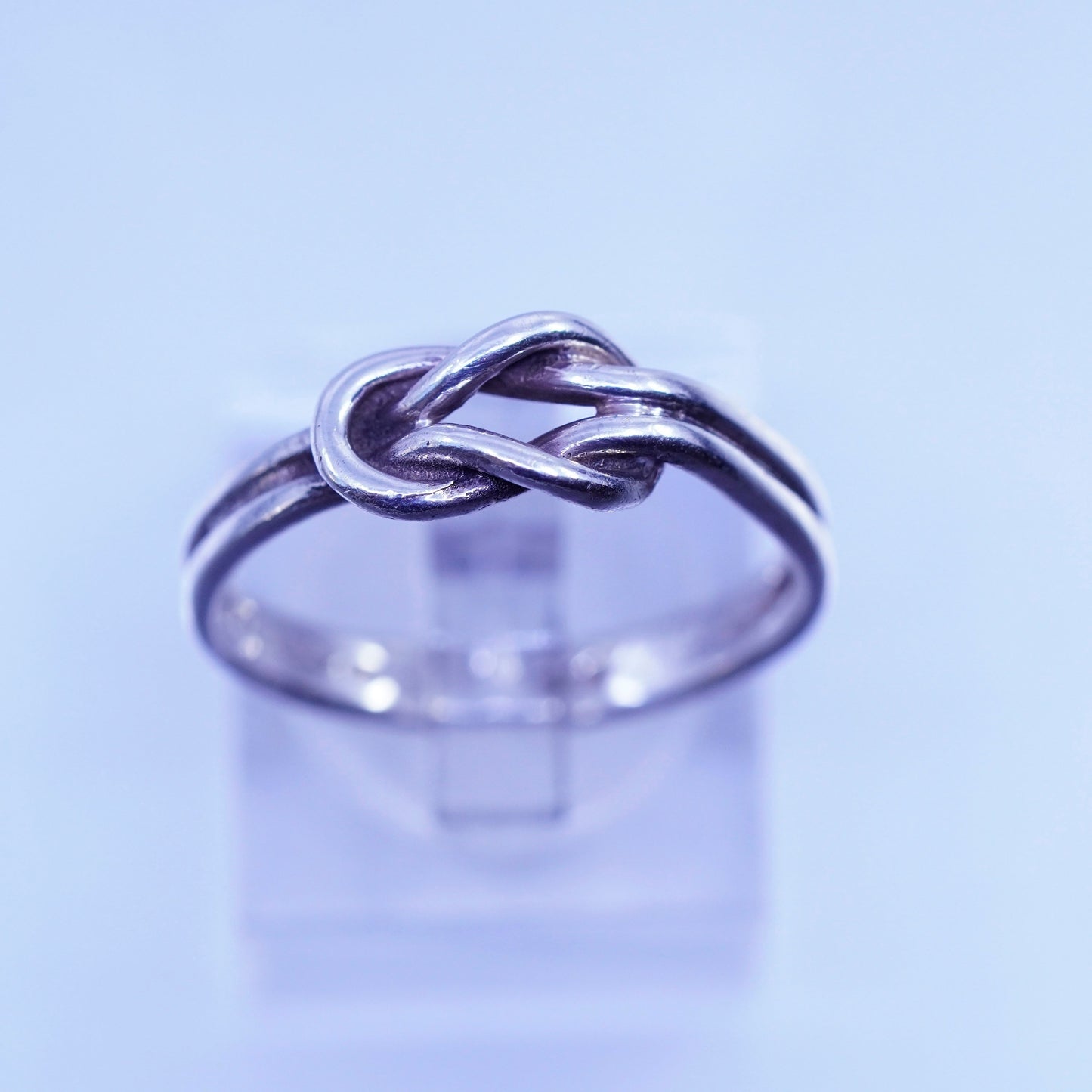 Size 8.5, vintage Sterling 925 silver handmade ring, knotted band