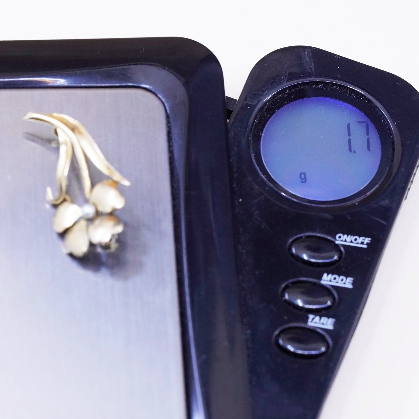 1.7g, vintage solid 14K yellow gold handmade brooch, flower pin with pearl