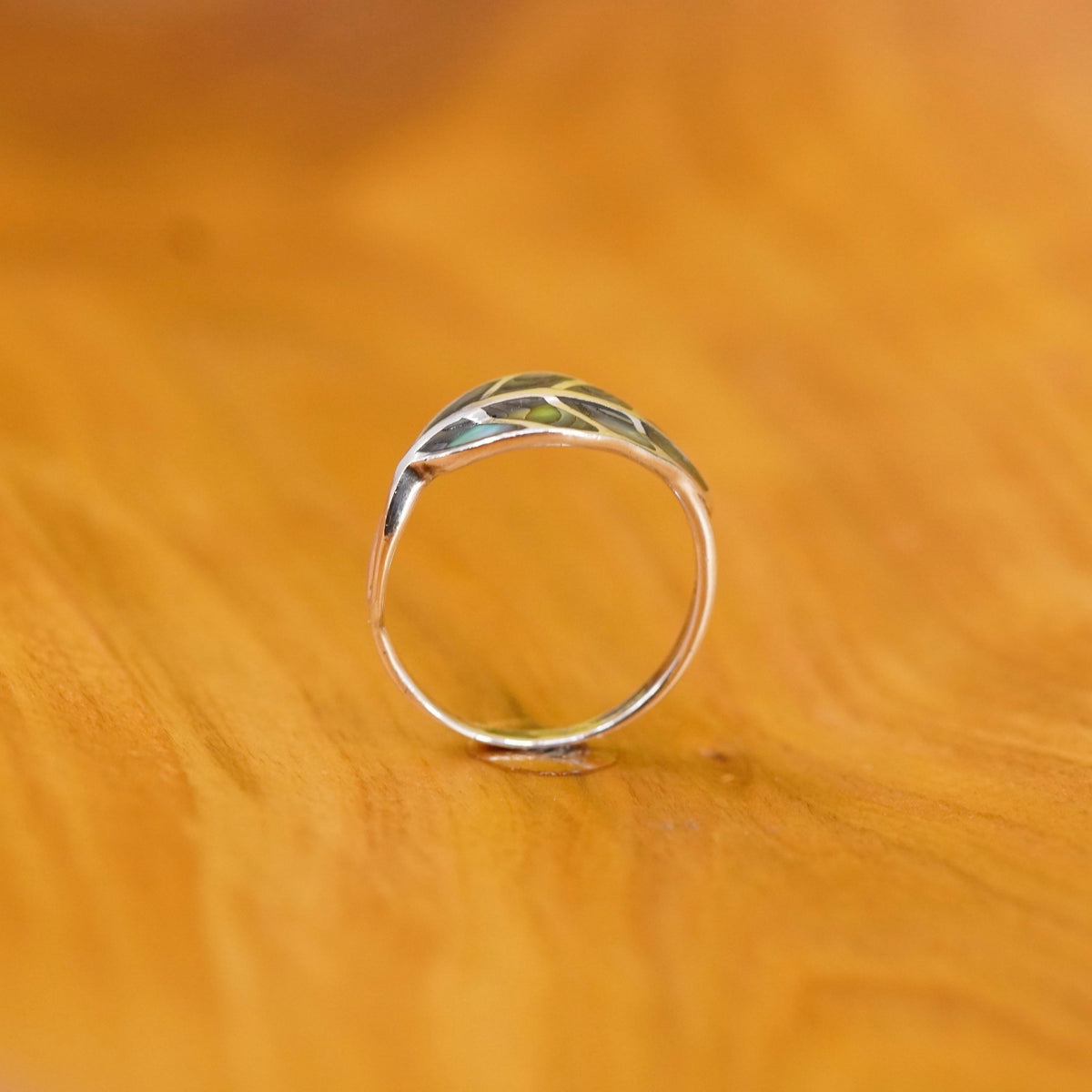 Size 9, vintage sterling silver handmade ring, 925 leafy band with abalone