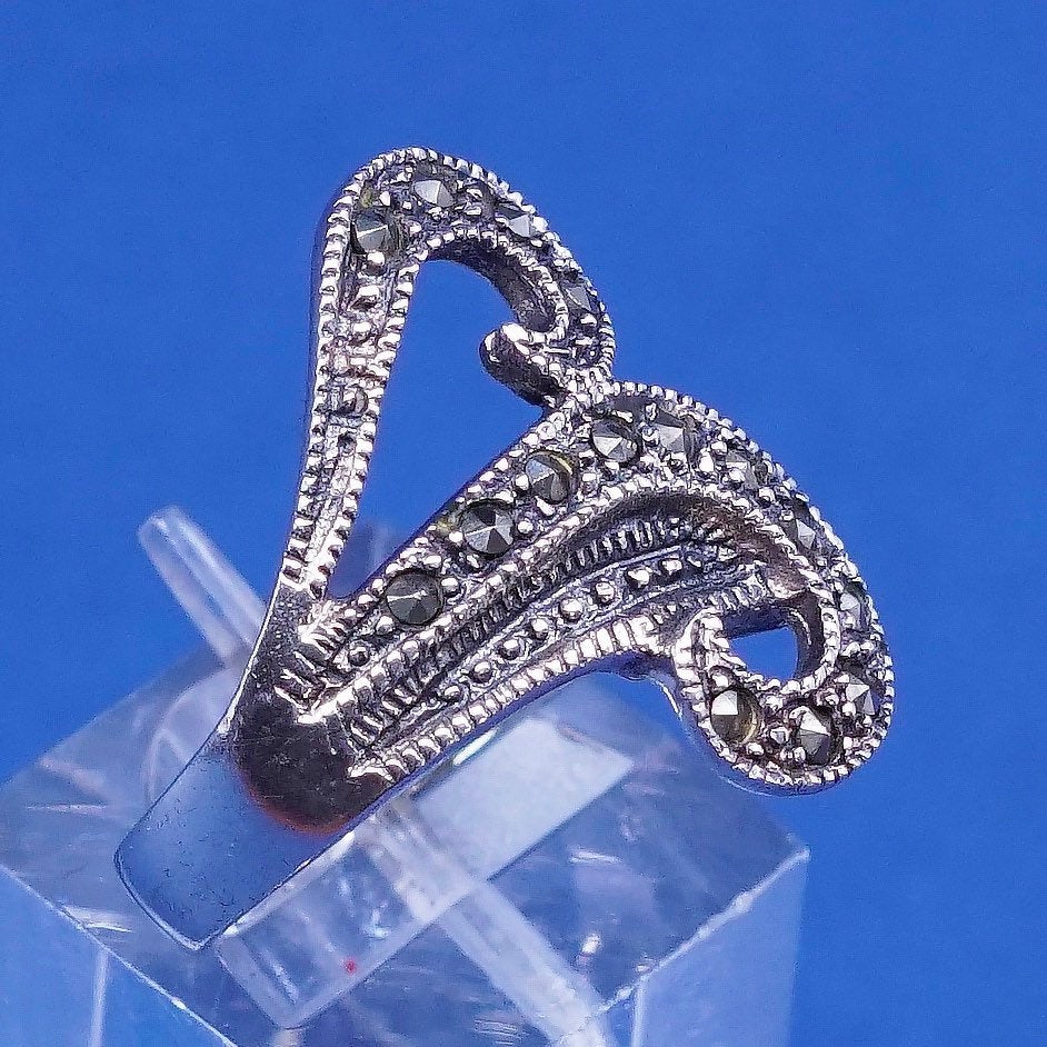 Size 8, vtg sterling silver handmade ring, 925 band w/ marcasite