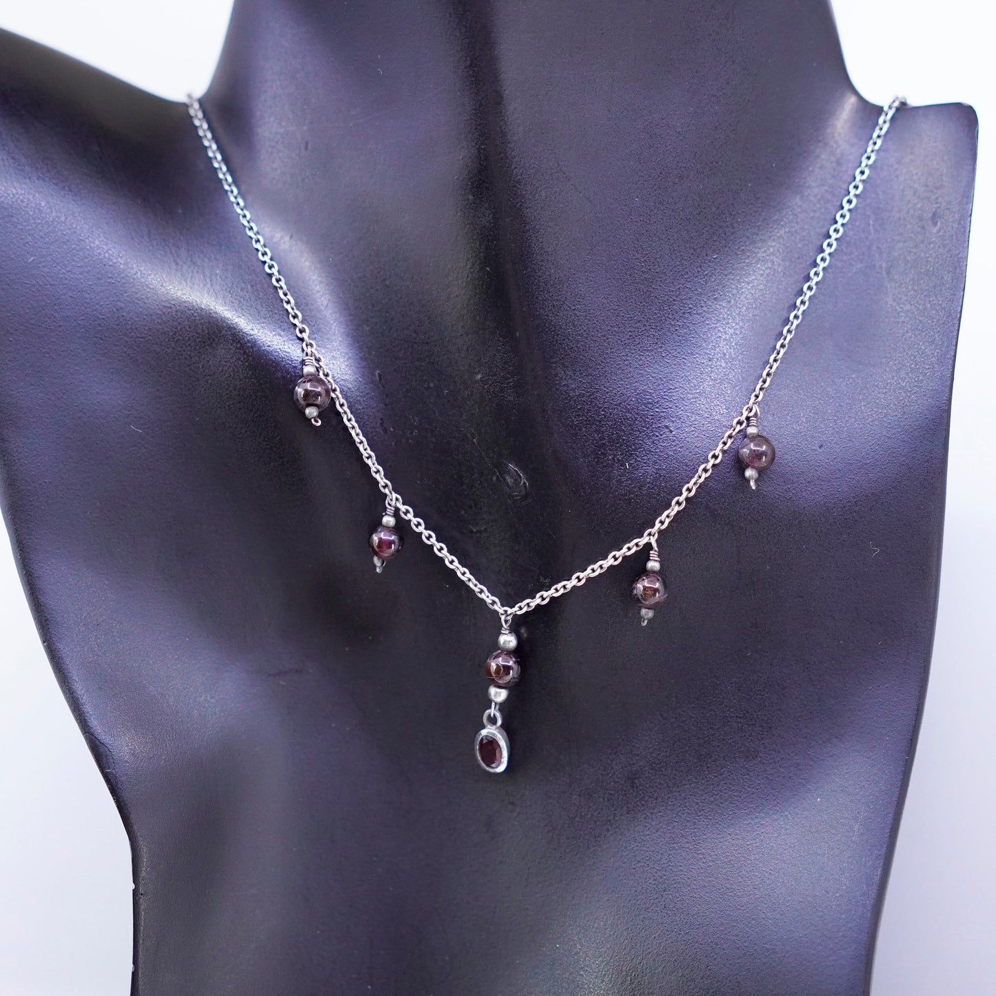 17”, vintage Sterling 925 silver handmade circle necklace with garnet beads