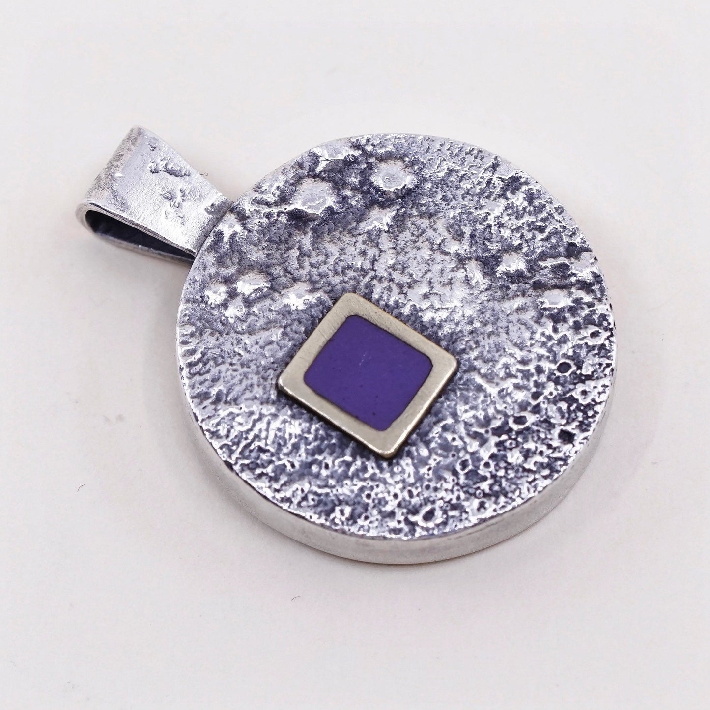vtg 14K gold accent w/ sterling silver handmade textured pendant with purple