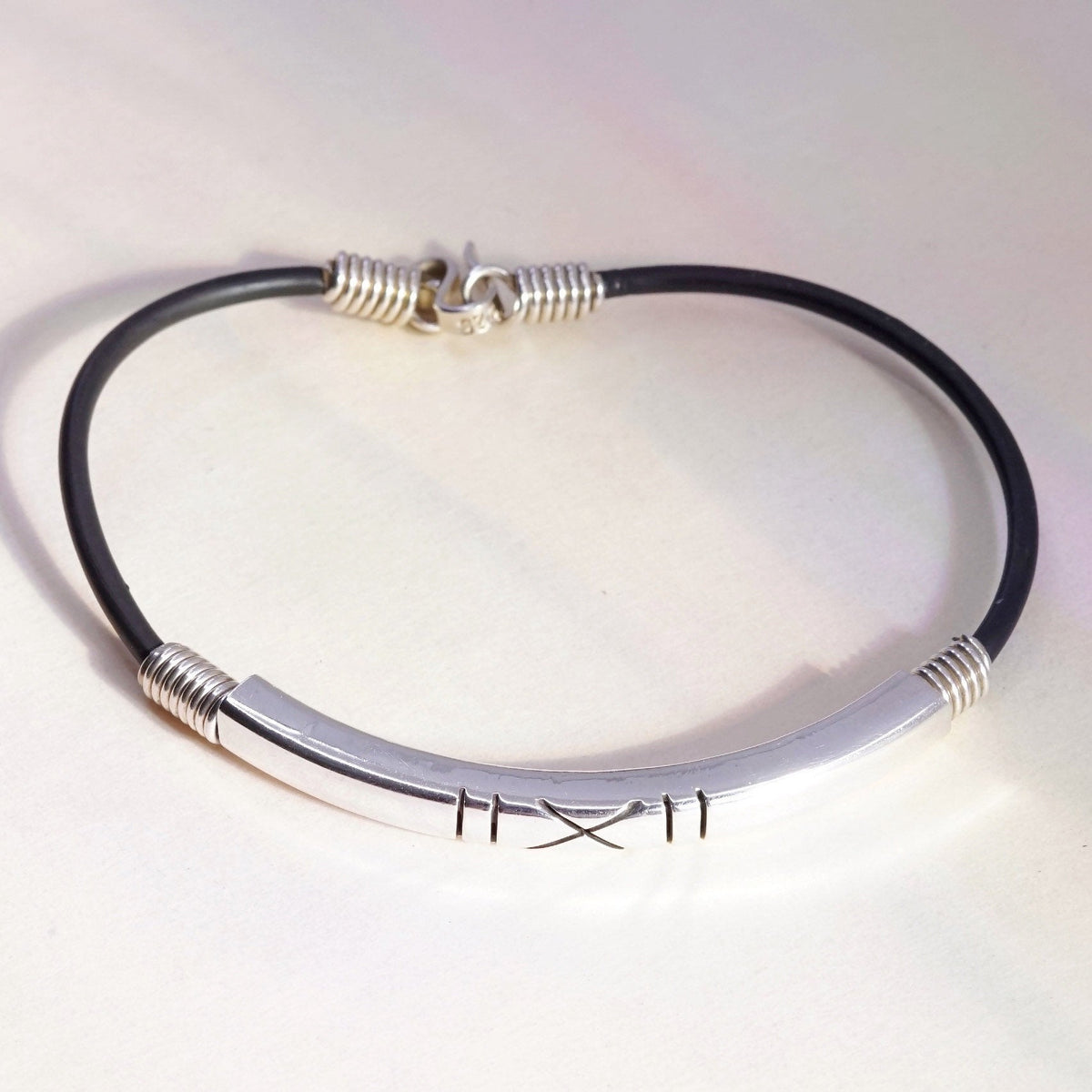 7.5”, Vintage black rubber chain with sterling 925 silver bar