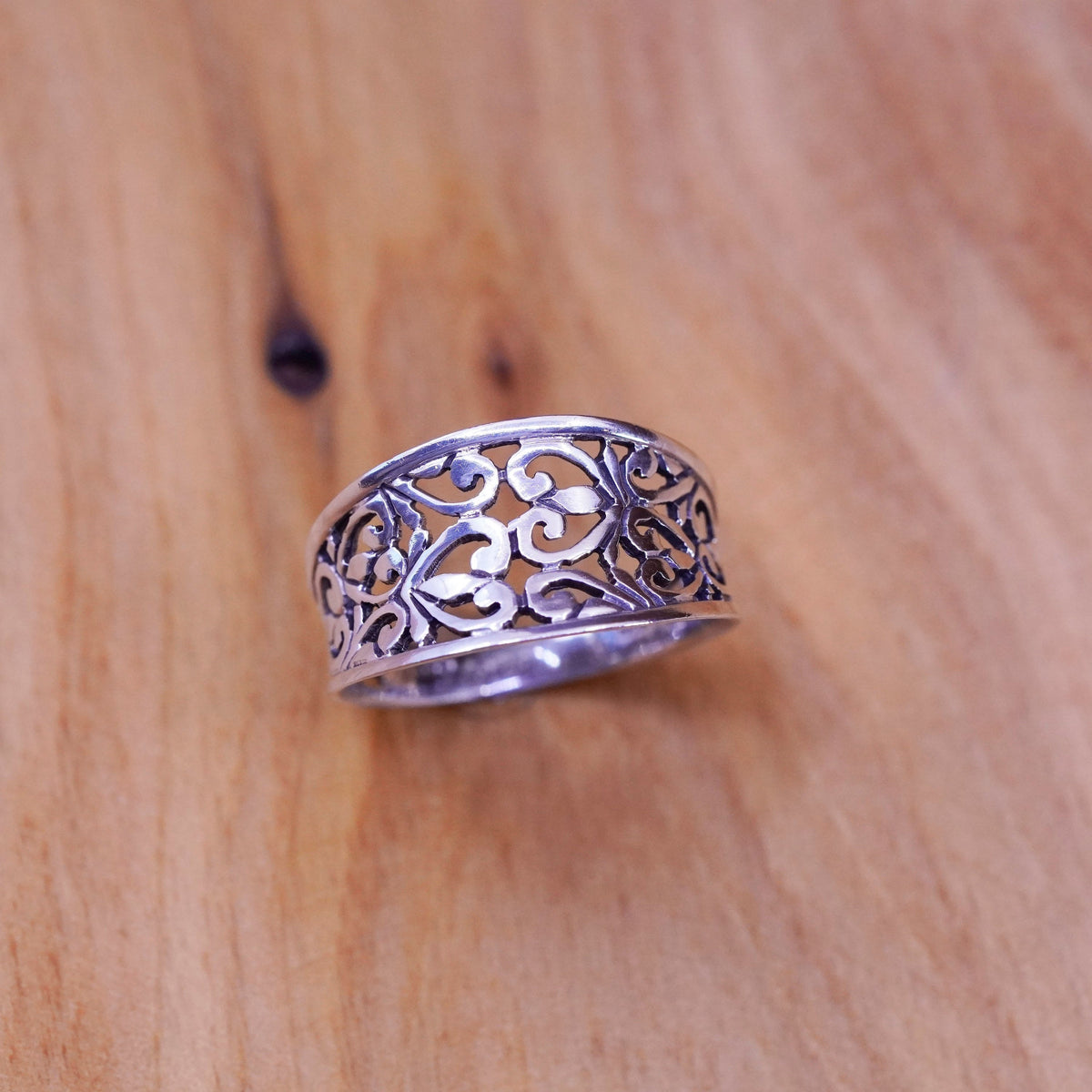 Size 8, vintage Sterling 925 silver handmade ring, filigree band