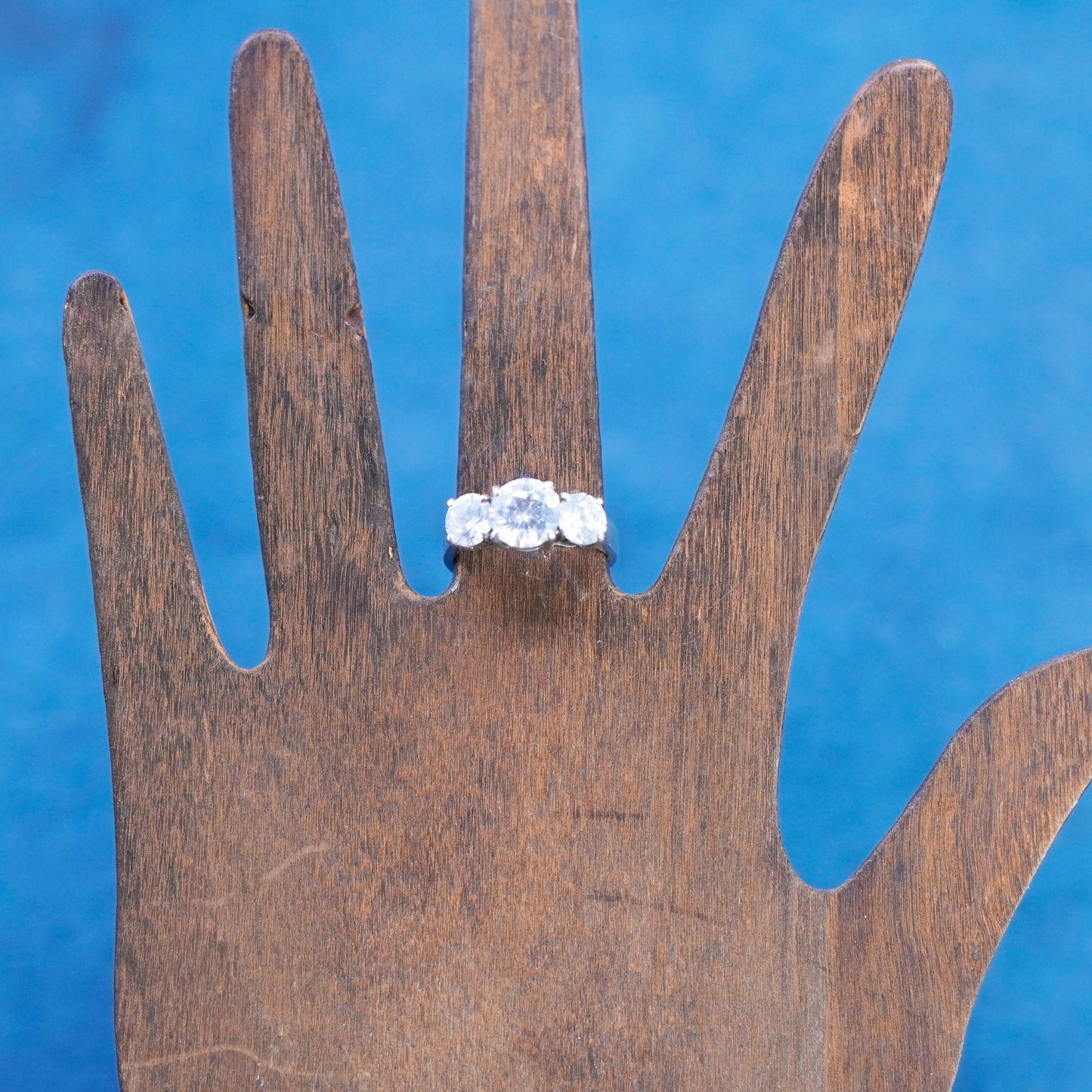 Size 7 vintage Sterling 925 silver engagement ring with cz
