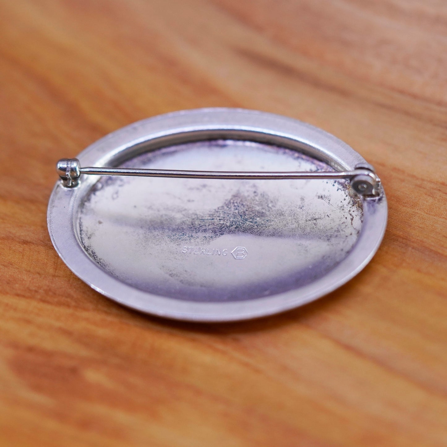 Vintage handmade sterling 925 silver textured oval brooch