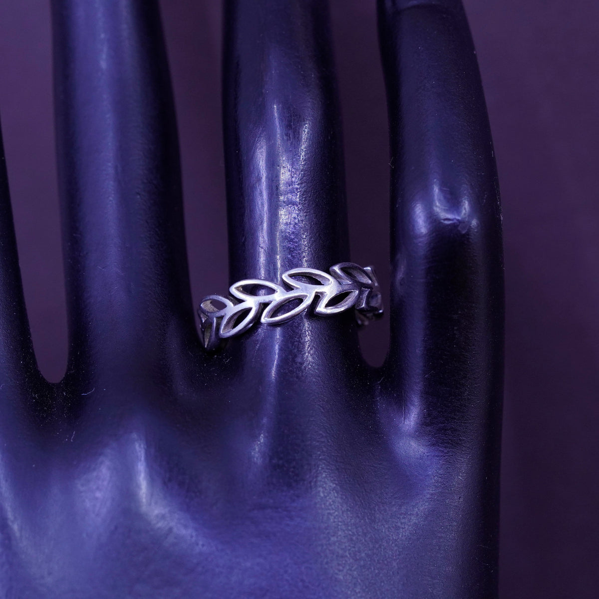 Size 7.25, Vintage Sterling silver handmade ring, 925 leaf band