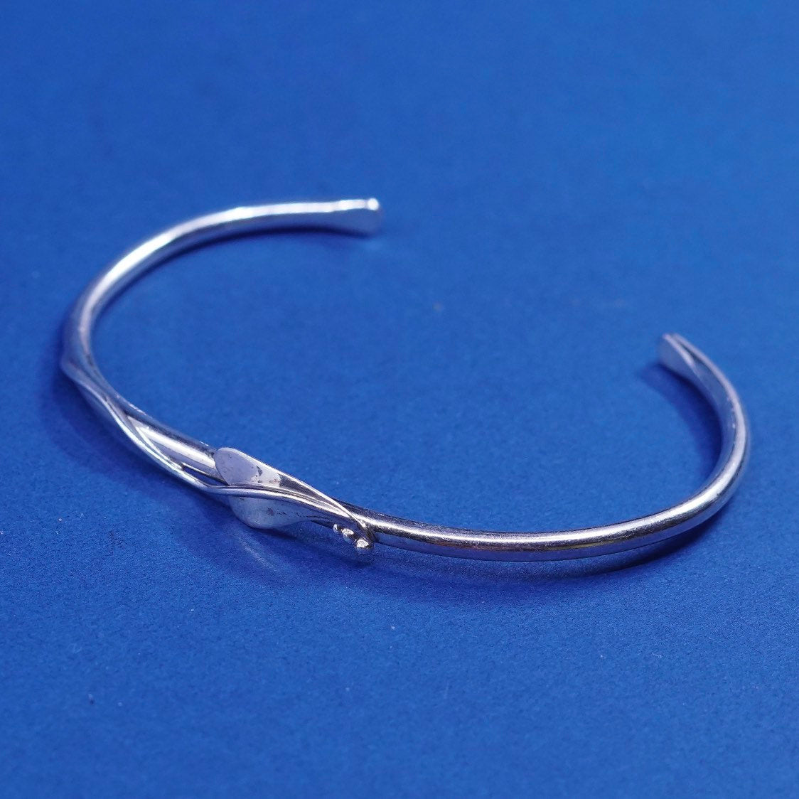 6.25", stackable sterling silver handmade bracelet, 925 cuff w/ vine N leaves