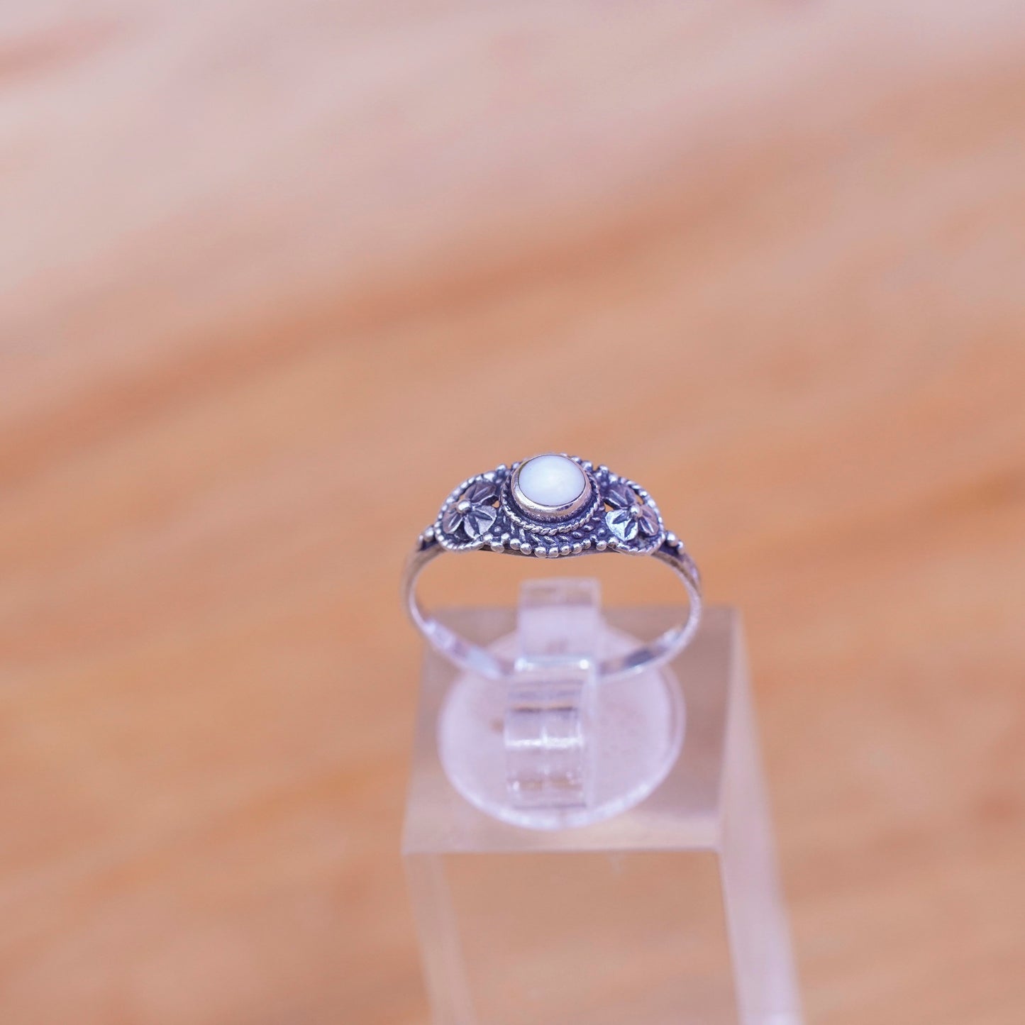 Size 7, vintage Sterling 925 silver handmade ring with moonstone and flower
