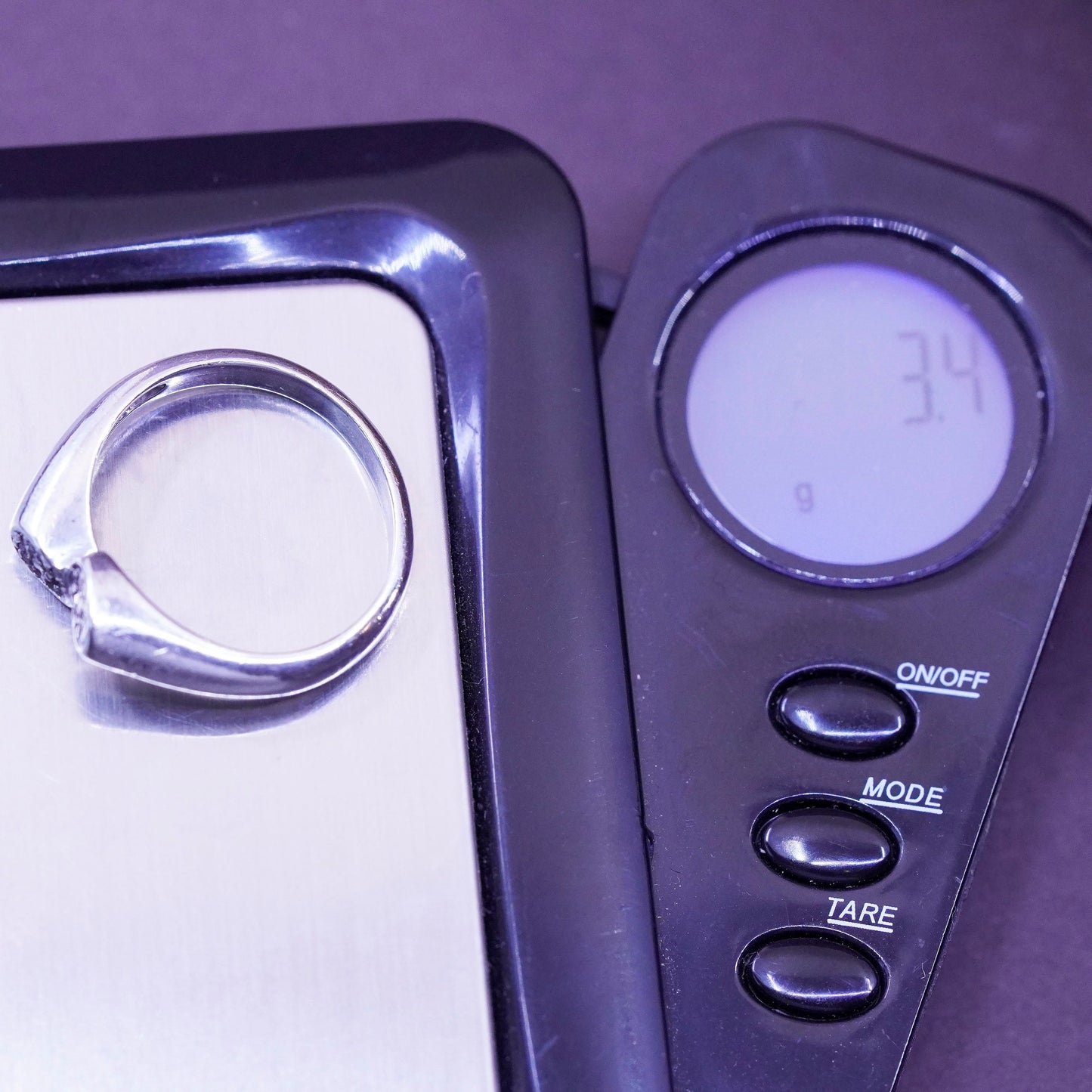 Size 7.25, vintage sterling 925 silver ring with genuine diamond inlay