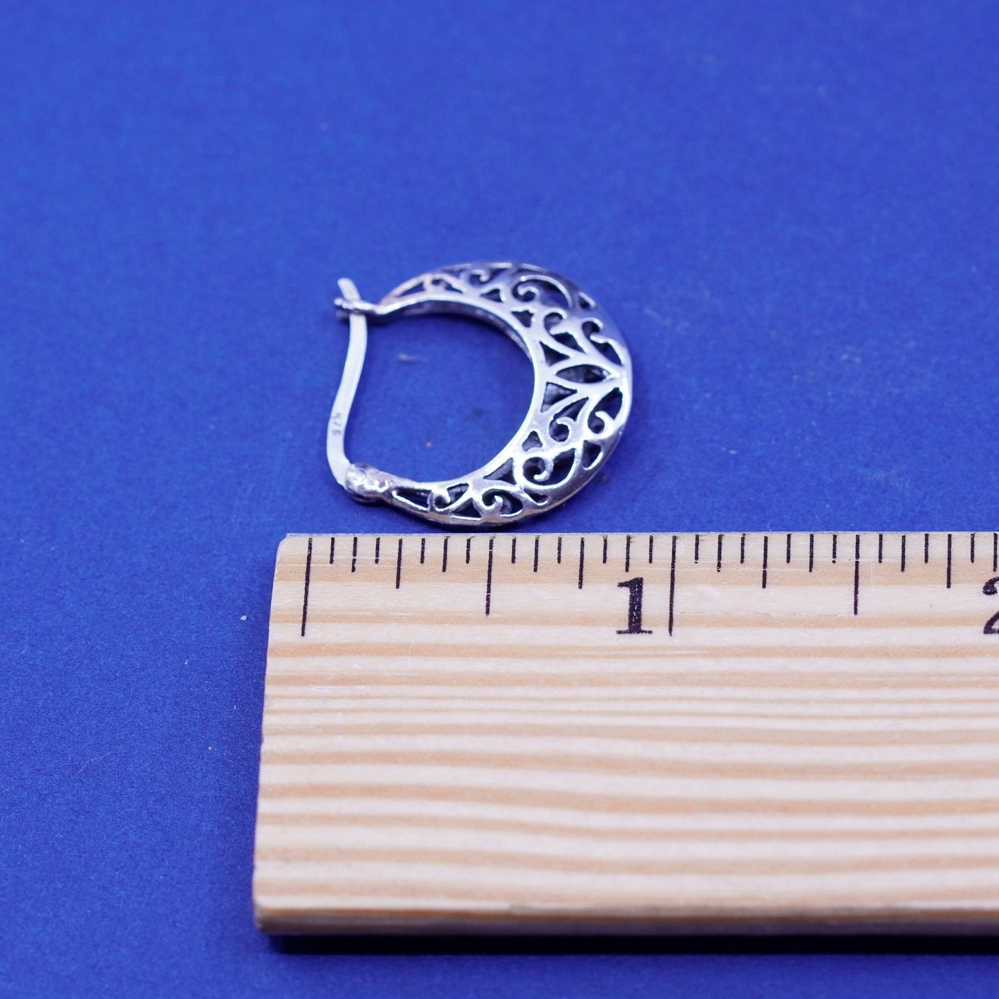 0.75”, Vintage Sterling silver handmade earrings, 925 filigree hoops Huggie