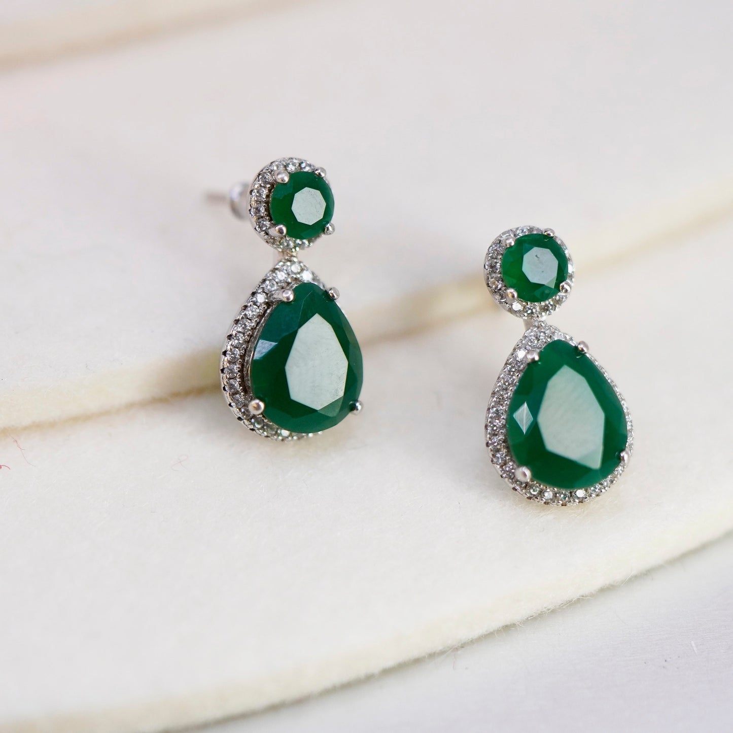 Vintage Sterling 925 silver handmade earrings, studs with teardrop emerald