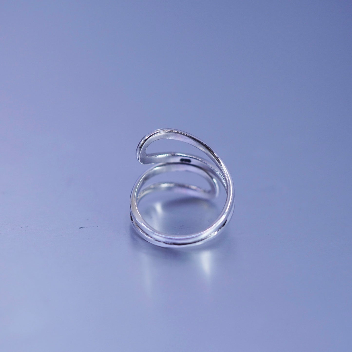 Size 8, vintage southwestern Sterling 925 silver ring, wrap band