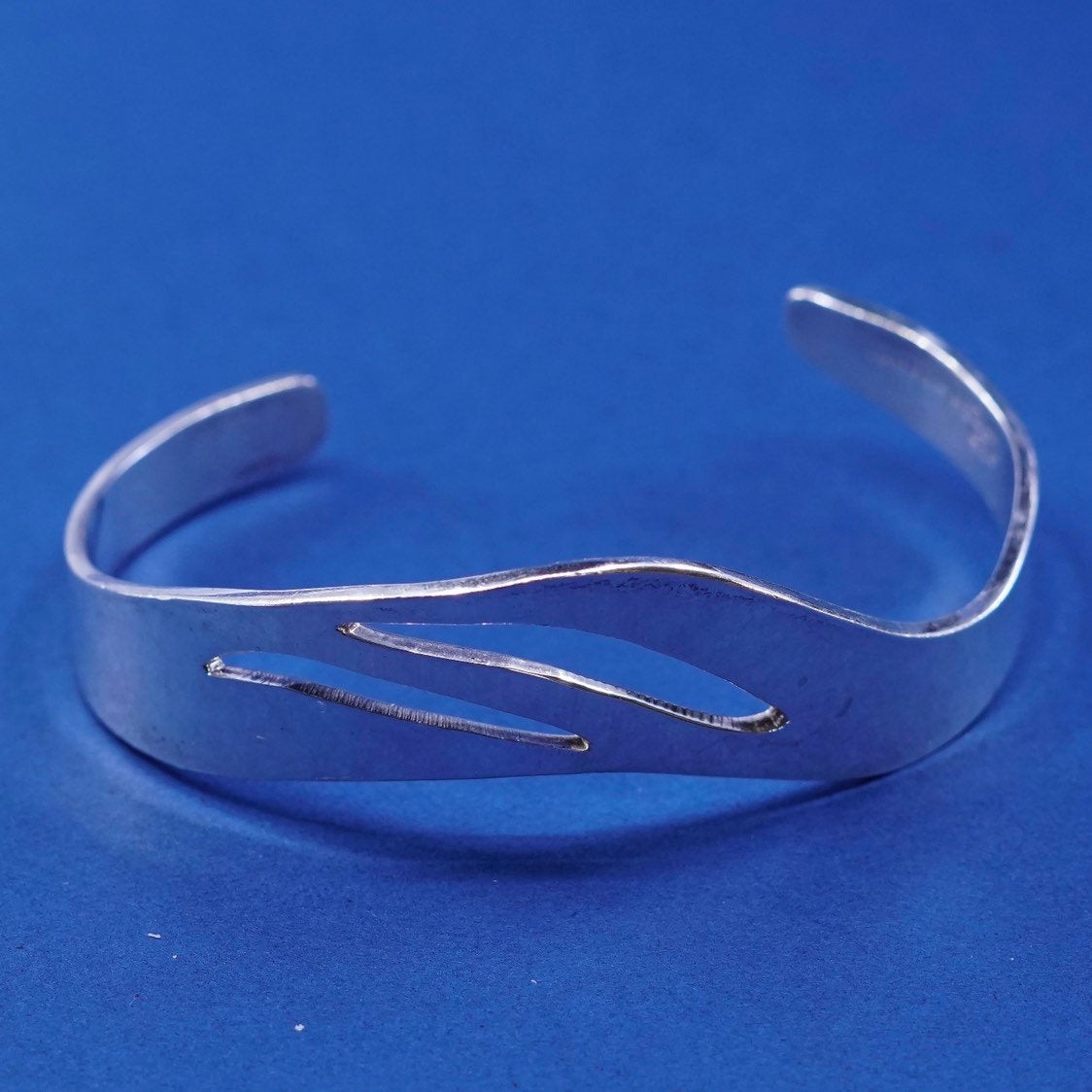 6.75", vtg Sterling silver handmade wavy bracelet, mexico modern 950 cuff