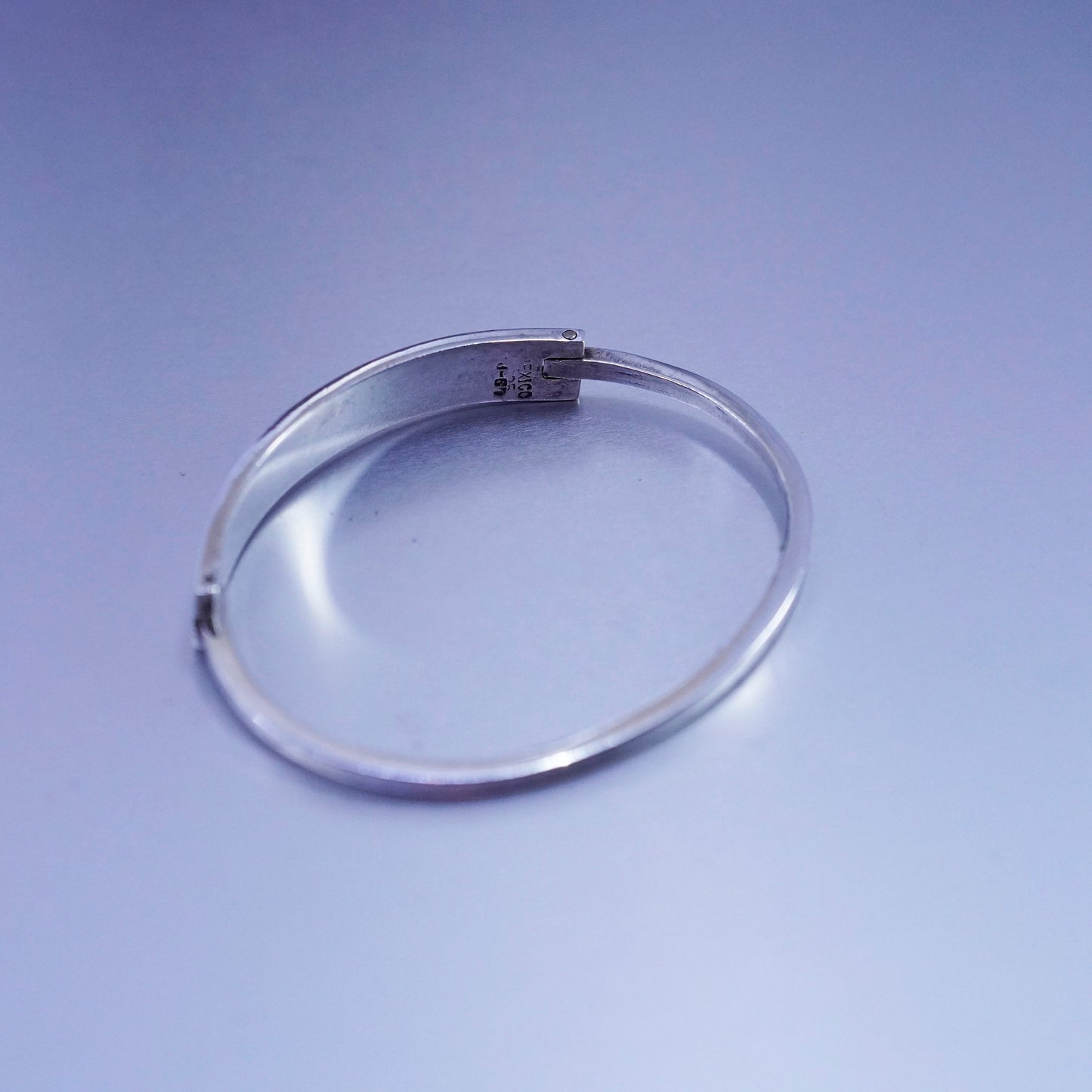 7”, Vintage Mexico Sterling 925 silver handmade bracelet, hinged bangle w/ bar