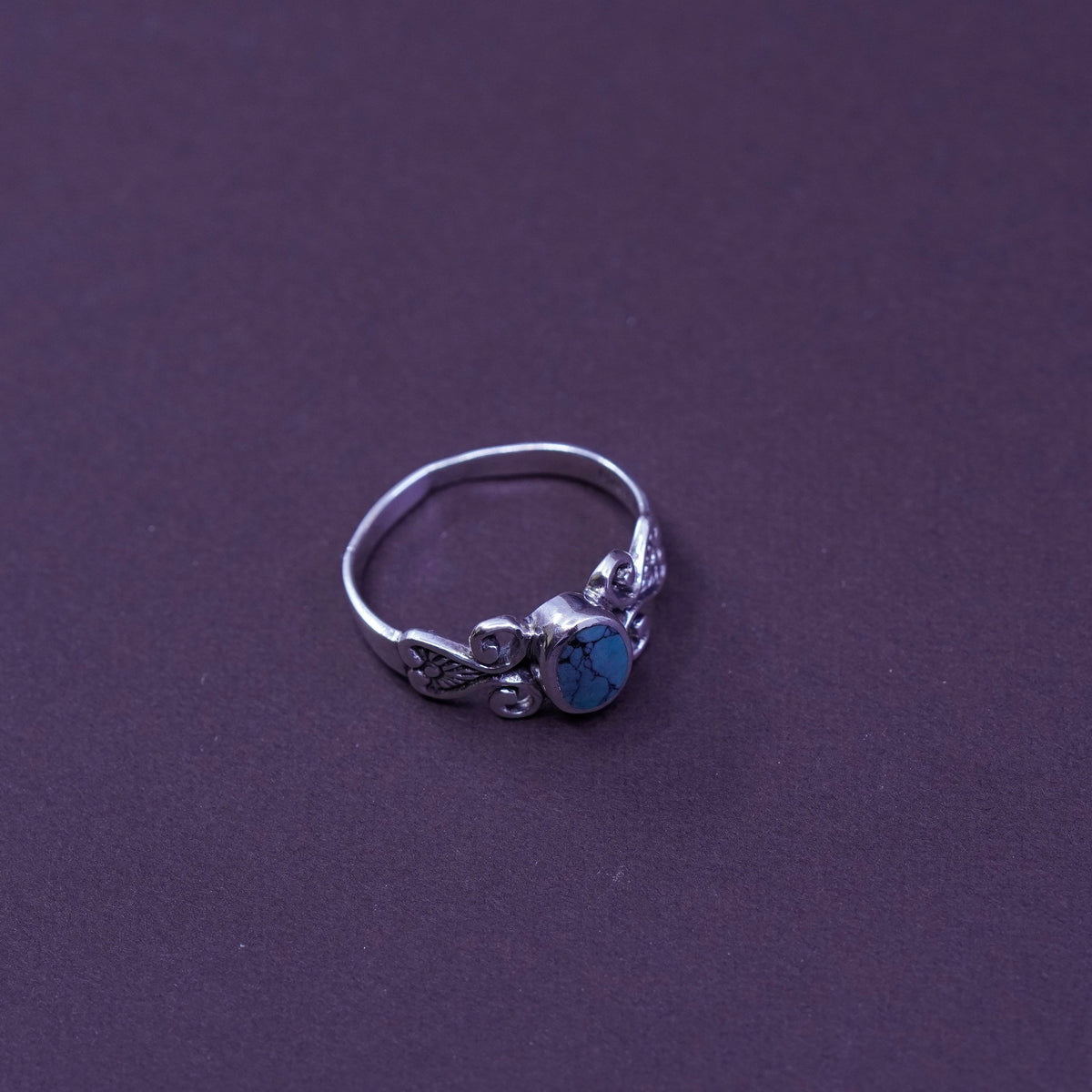 Size 8.5, vintage Sterling 925 silver handmade ring with turquoise and filigree
