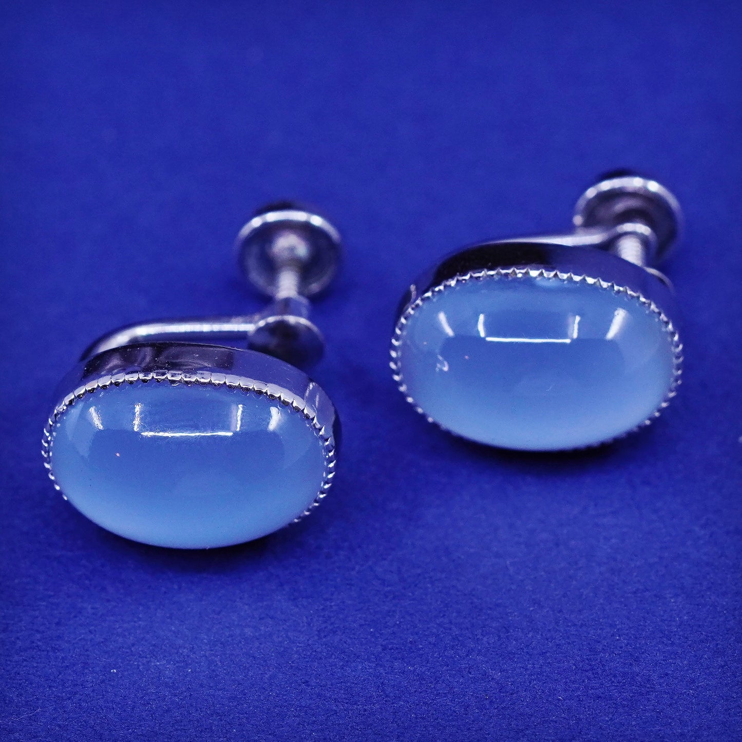 Vintage Sterling 925 silver screw back earrings with blue gray cats eye inlay