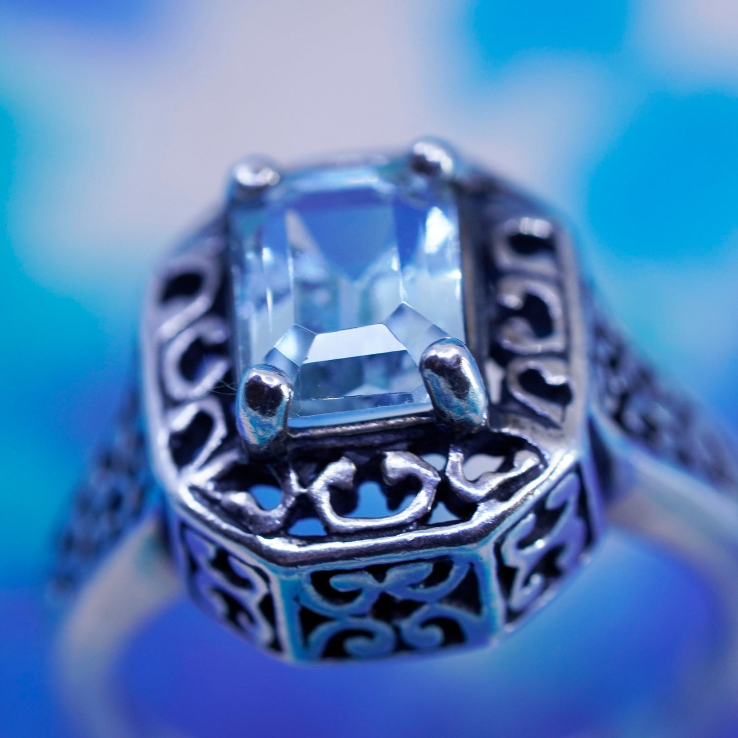 Size 6, vintage sterling 925 silver handmade filigree ring with emerald topaz