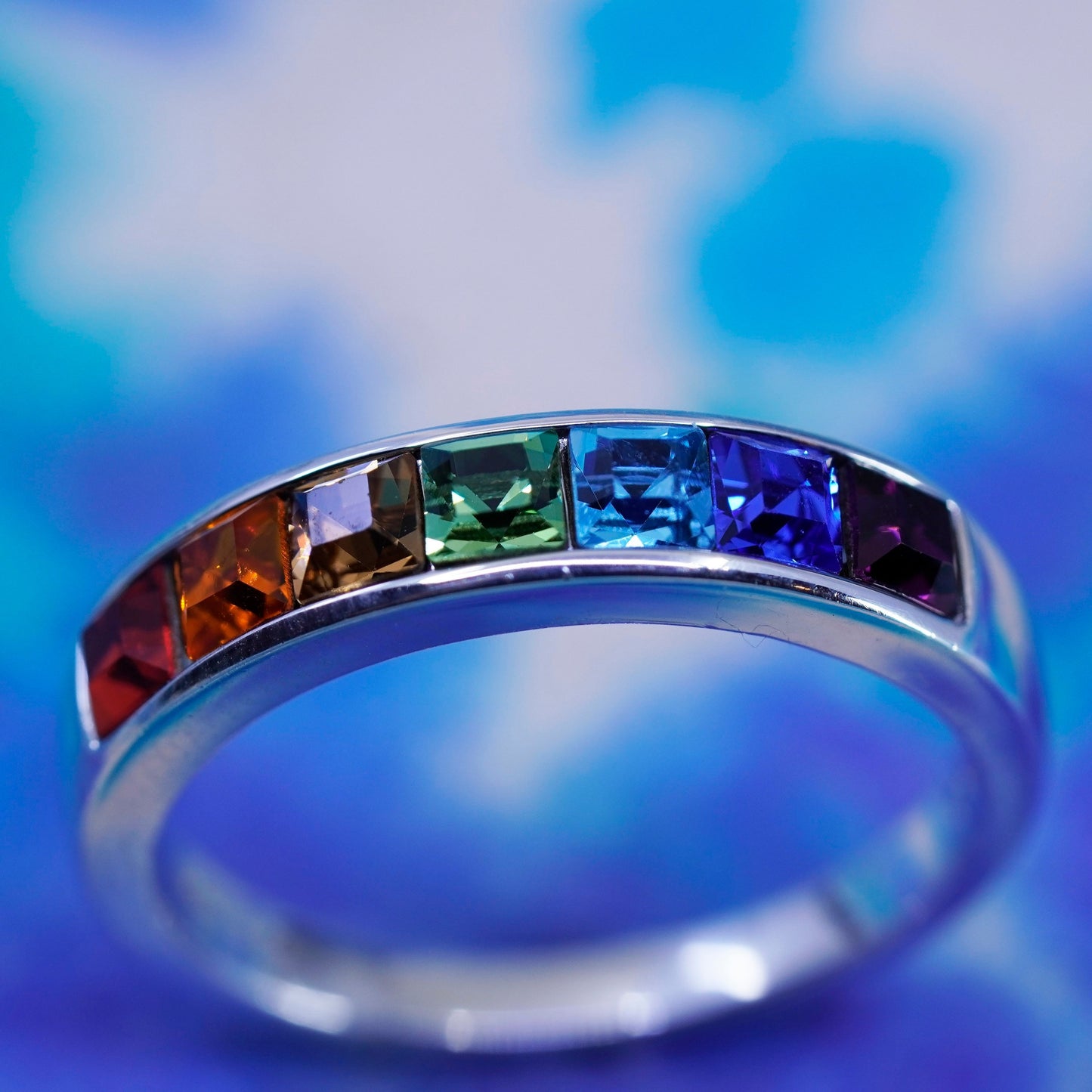 Size 8, vintage Sterling 925 Silver rainbow Cubic Zirconia stackable Band Ring