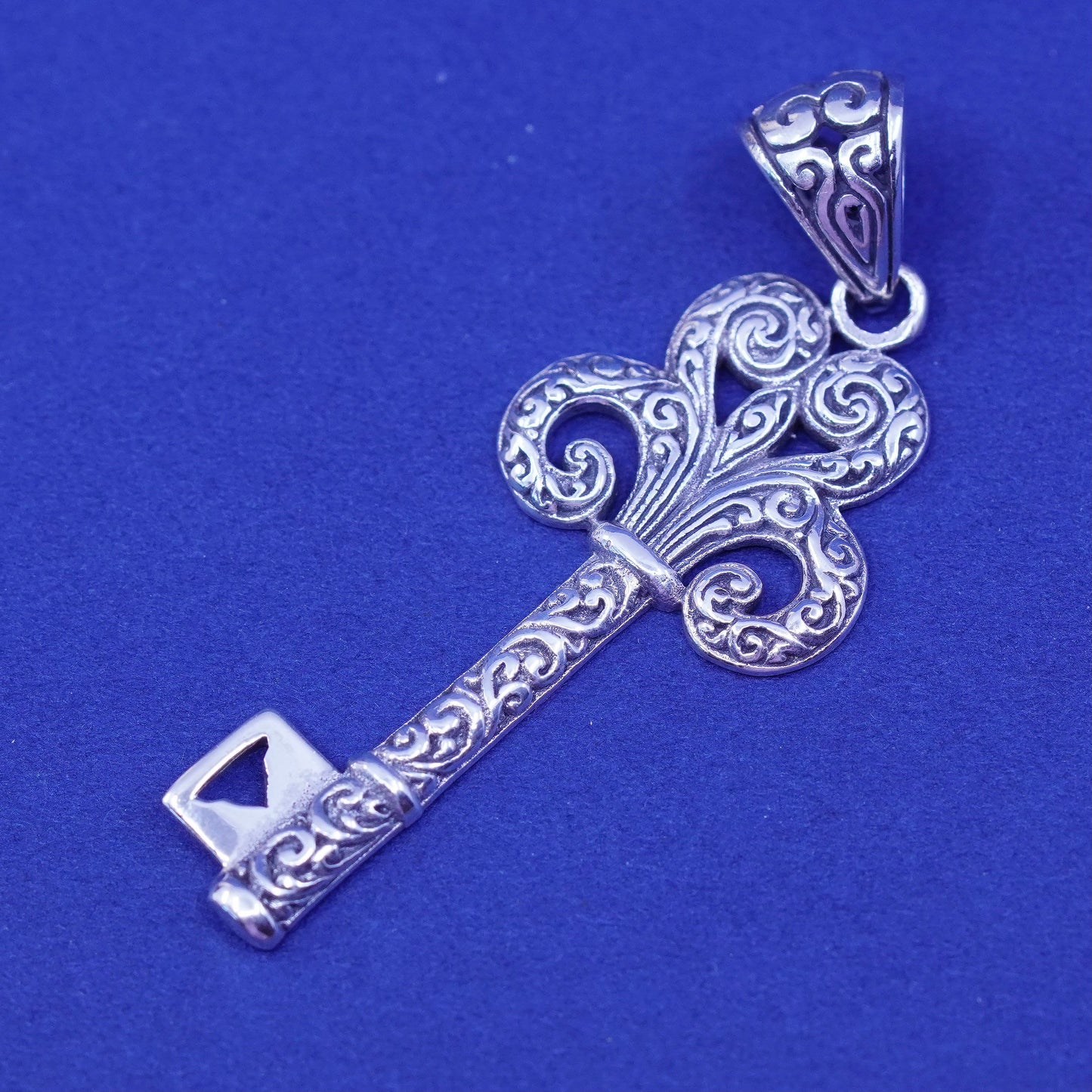 Vintage mexico sterling silver handmade pendant, 925 fleur de lis key