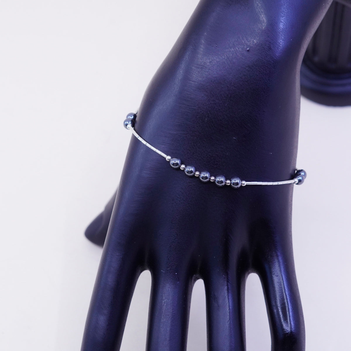 7.25”, vtg handmade Sterling 925 liquid silver chain bracelet w/ hematite beads