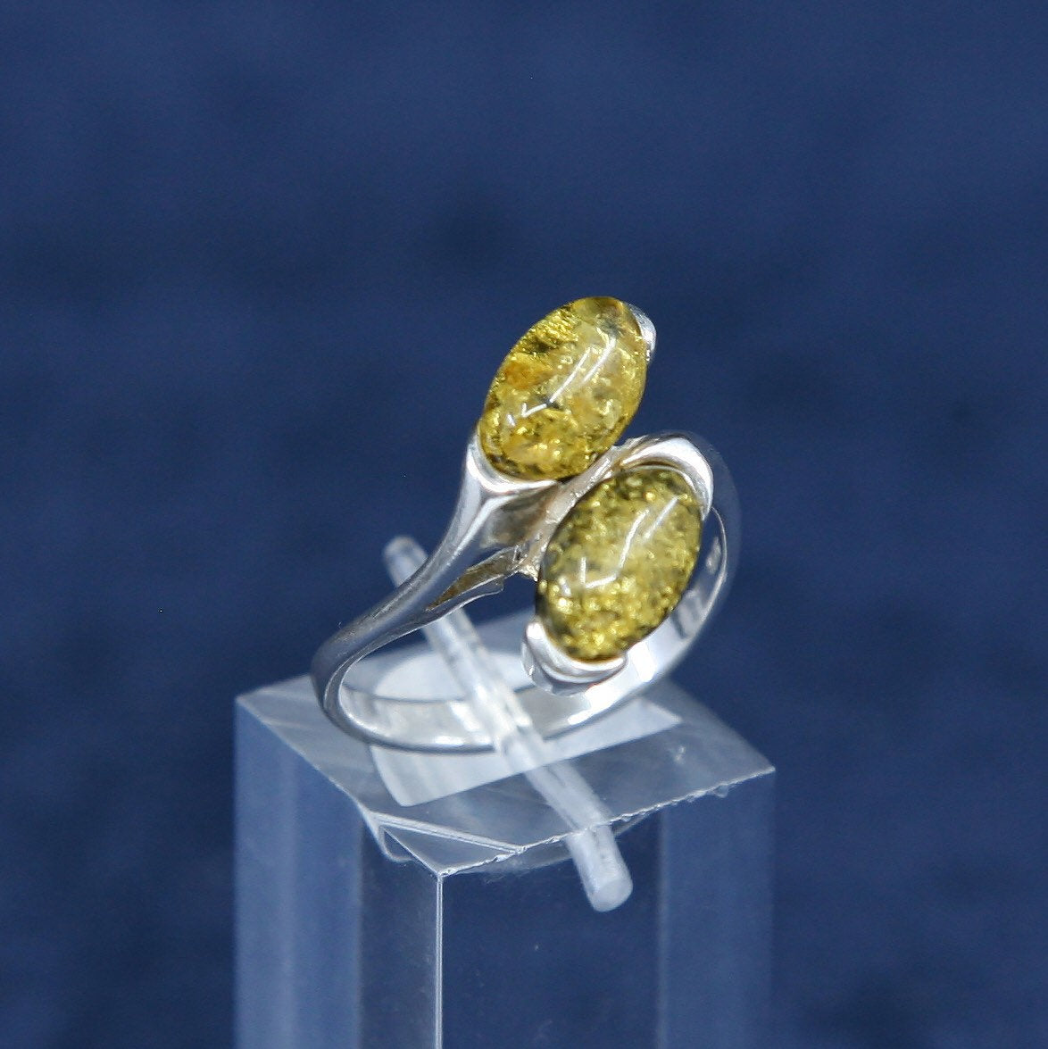 Size 8.5, vtg Sterling 925 silver handmade ring w/ amber, Native American