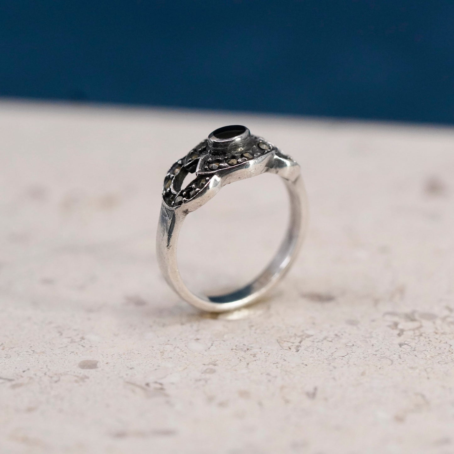Size 5.5, vtg Sterling 925 silver handmade ring band with black onyx marcasite