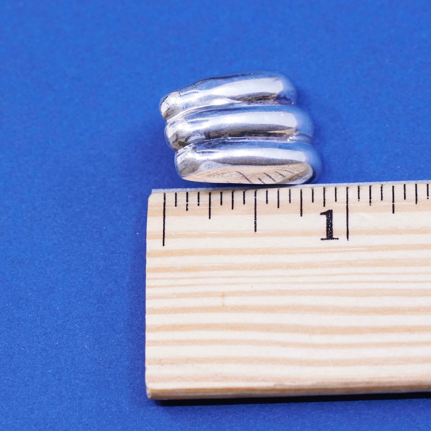 vtg ISC Sterling silver handmade Ribbed earrings, modern 925 studs