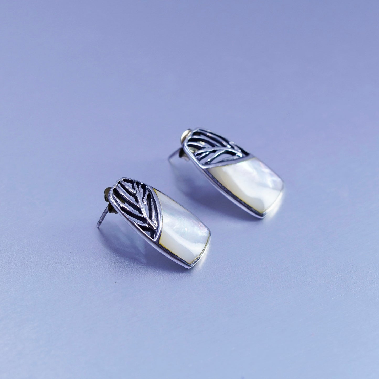 Vintage Sterling 925 silver earrings, heart studs with pink mother of pearl