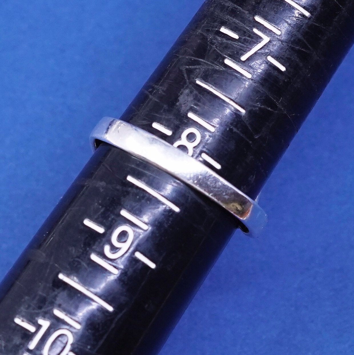 Size 8, vtg Sterling silver handmade ring, 925 band w/ leaves